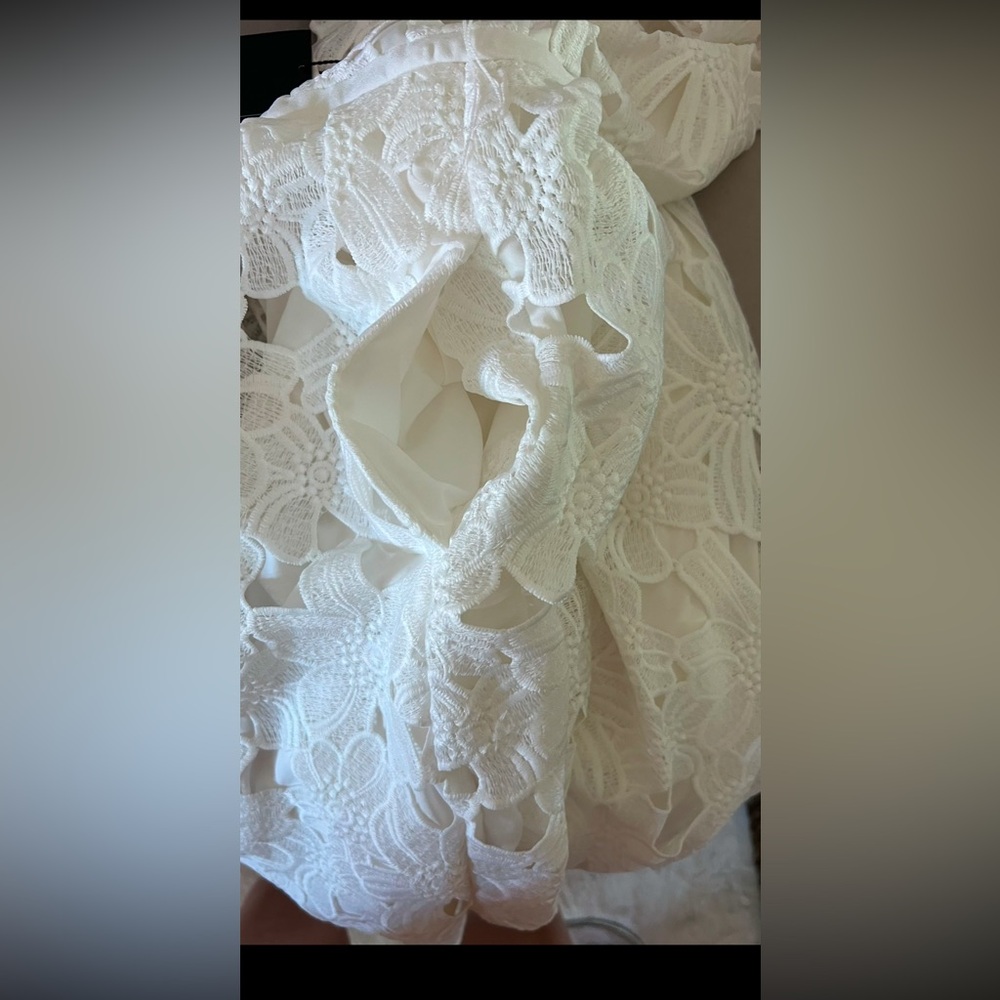 Elegant White Halter Dress - Picture 10 of 10
